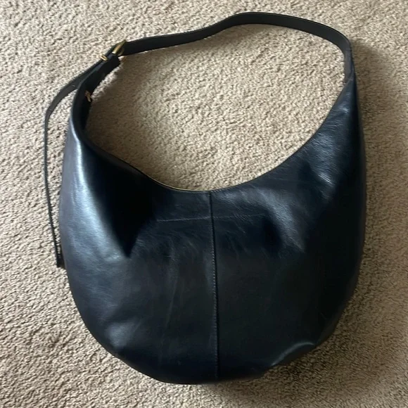 Madewell The Essential Curve Shoulder Bag - Picture 7 of 9